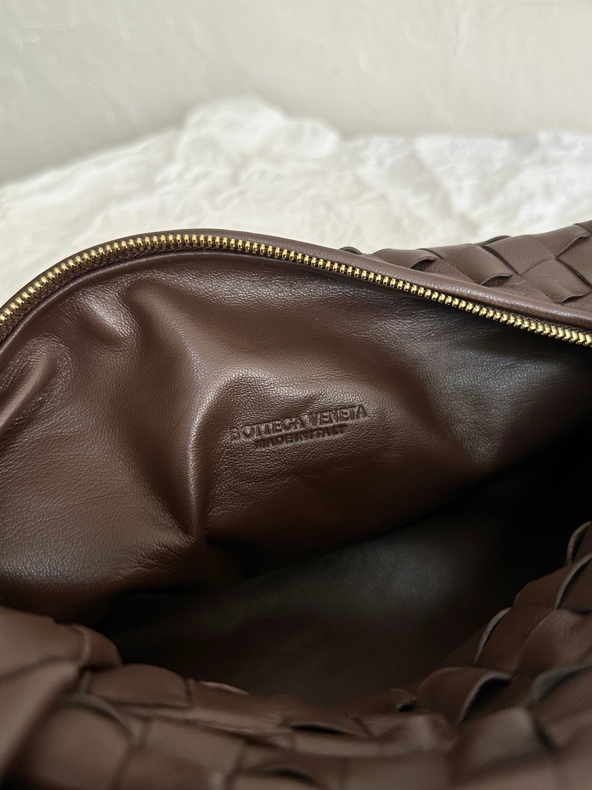 BOTTEGA VENETA TEEN JODIE 36CM CHOCOLATE SUEDE LEATHER