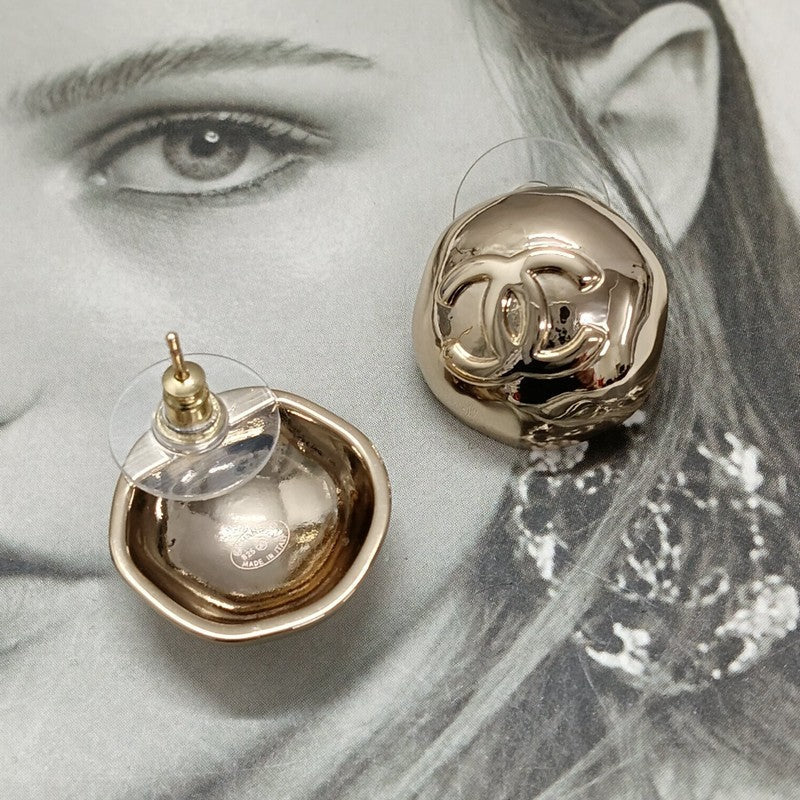18K  Chanel Vintage Round Gold Earrings