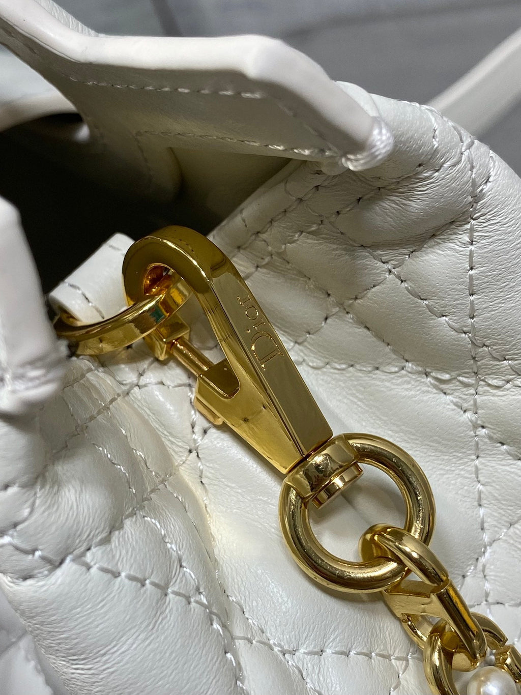 DIOR 25S JOLIE TOP HANDLE MINI BAG 18 IN WHITE CALFSKIN GOLD HARDWRE